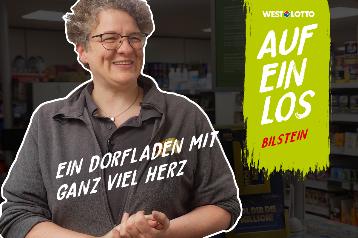 Frau steht in einer WestLotto-Annahmestelle in Lennestadt-Bilstein | Auf ein Los