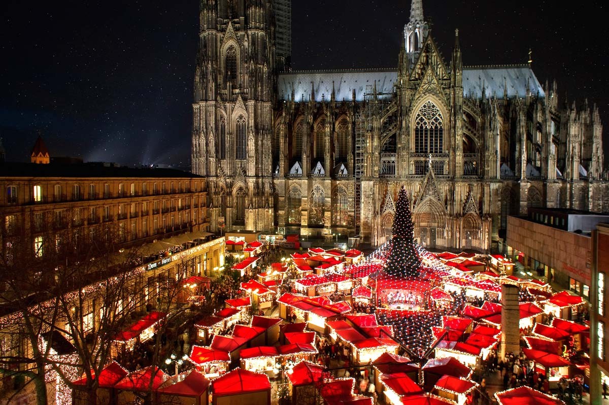 Weihnachtsmarkt vor Kölner Dom | WestLotto Ausflugstipps