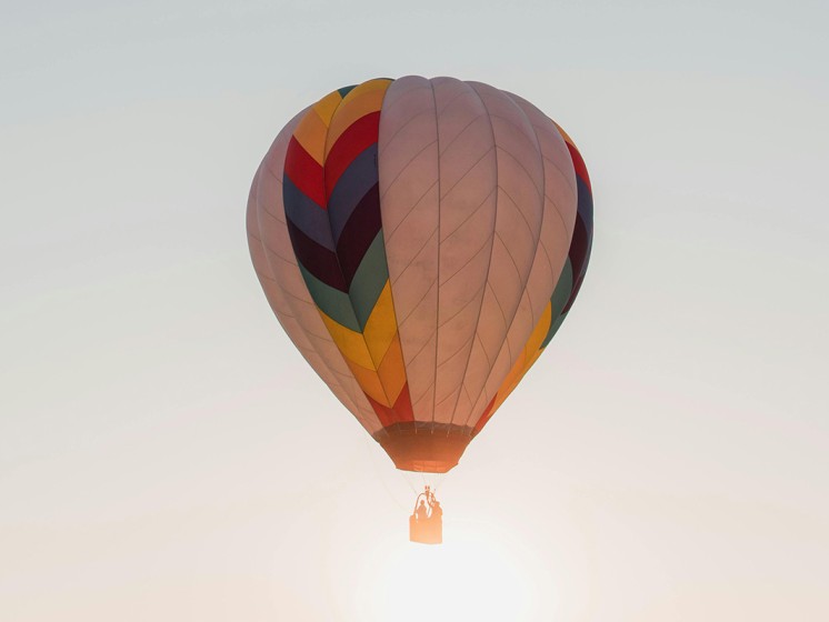 Heißluftballon am Himmel | WestLotto Wunscherfüller